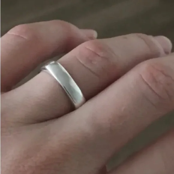 Sliver 925 Sterling Silver Square Circle Ring Size 8